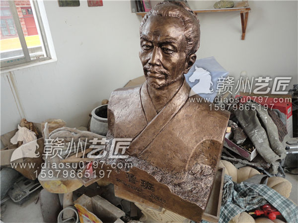鲁班雕像