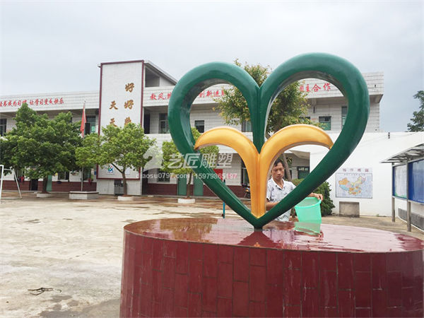 赣州爱心雕塑制作