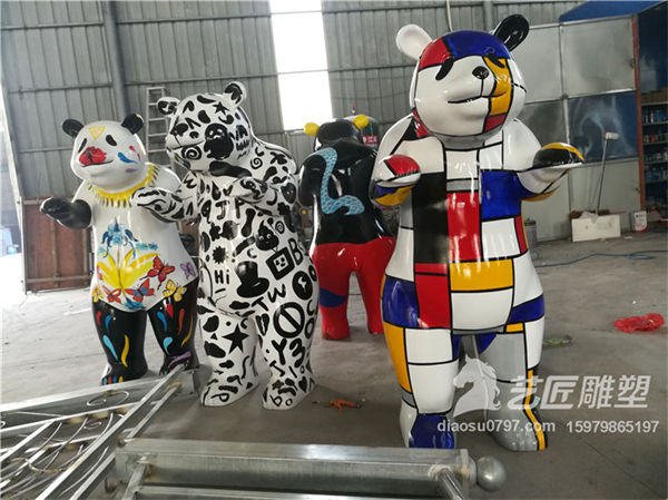 赣州熊猫雕塑 赣州玻璃钢雕塑
