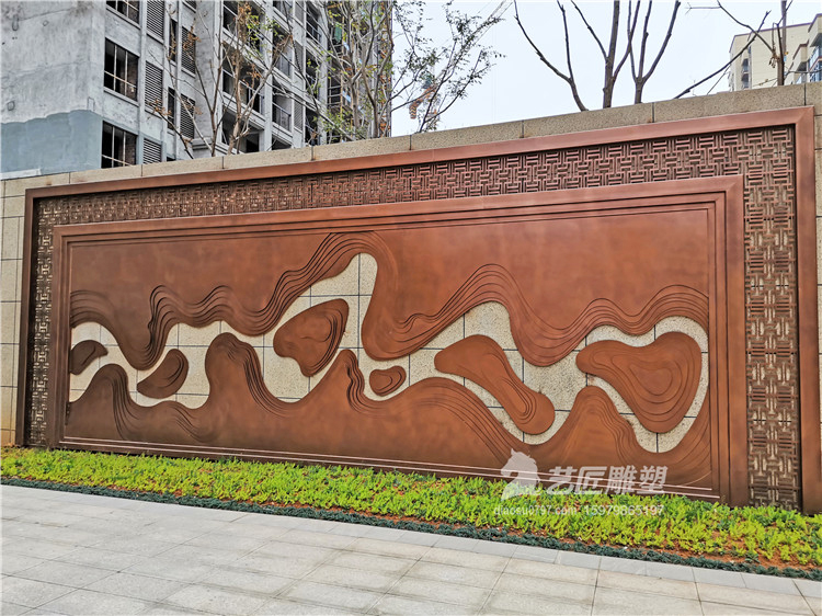 赣州全南龙城明珠入口景观，铁艺山新形背景墙